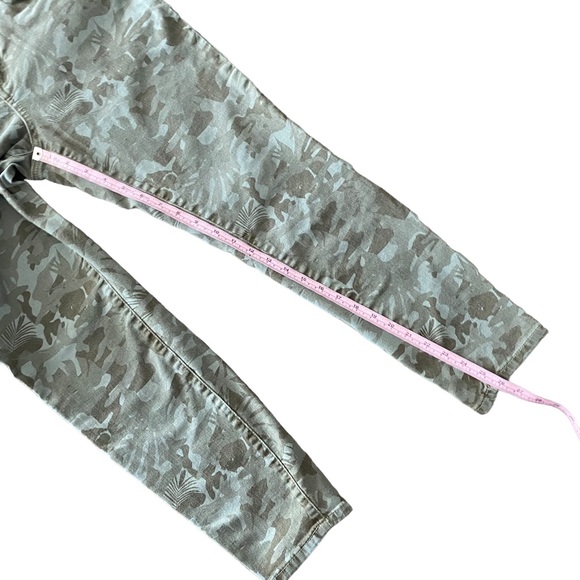 Tommy Bahama Tea Leaf Camo Skinny
Ankle Denim Jeans Size 8/28” - Picture 14 of 14